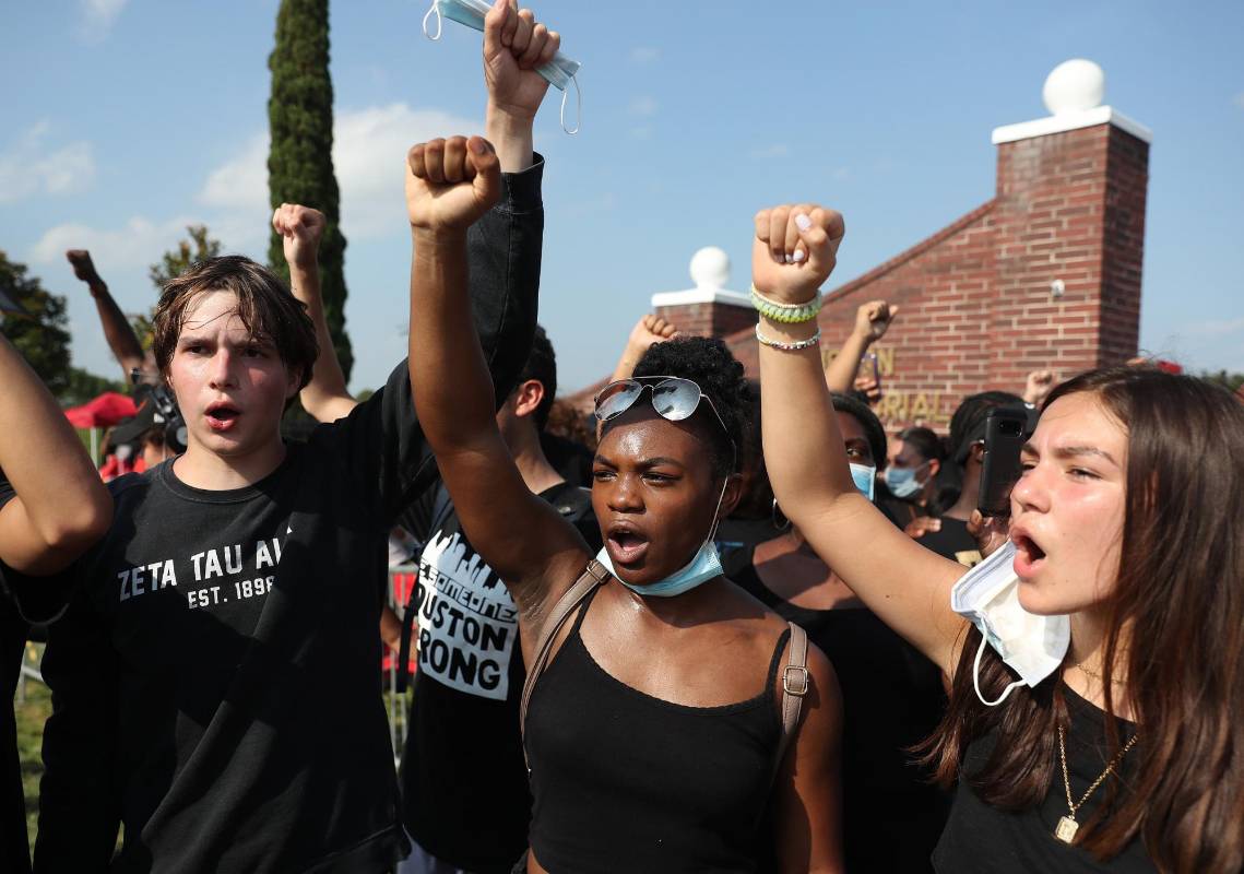 En Minneapolis le dieron el último adiós a George Floyd, quién tras su muerte a manos de la policía causó una ola de indignación en Estados Unidos por los casos de abuso policial y racismo. Foto: AFP