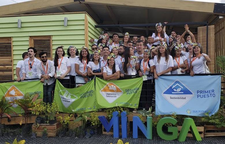 Este prototipo que podría ofrecer soluciones de vivienda a habitantes de zonas costeras, fue construido con manos de estudiantes. FOTO u. javeriana