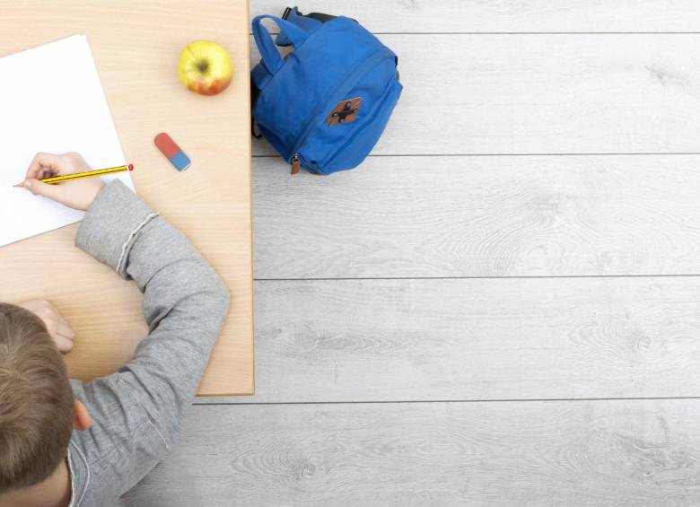 Los niños y adolescentes con pantallas en sus habitaciones son más sedentarios y dedican menos tiempo a estudiar. FOTO SSTOCK