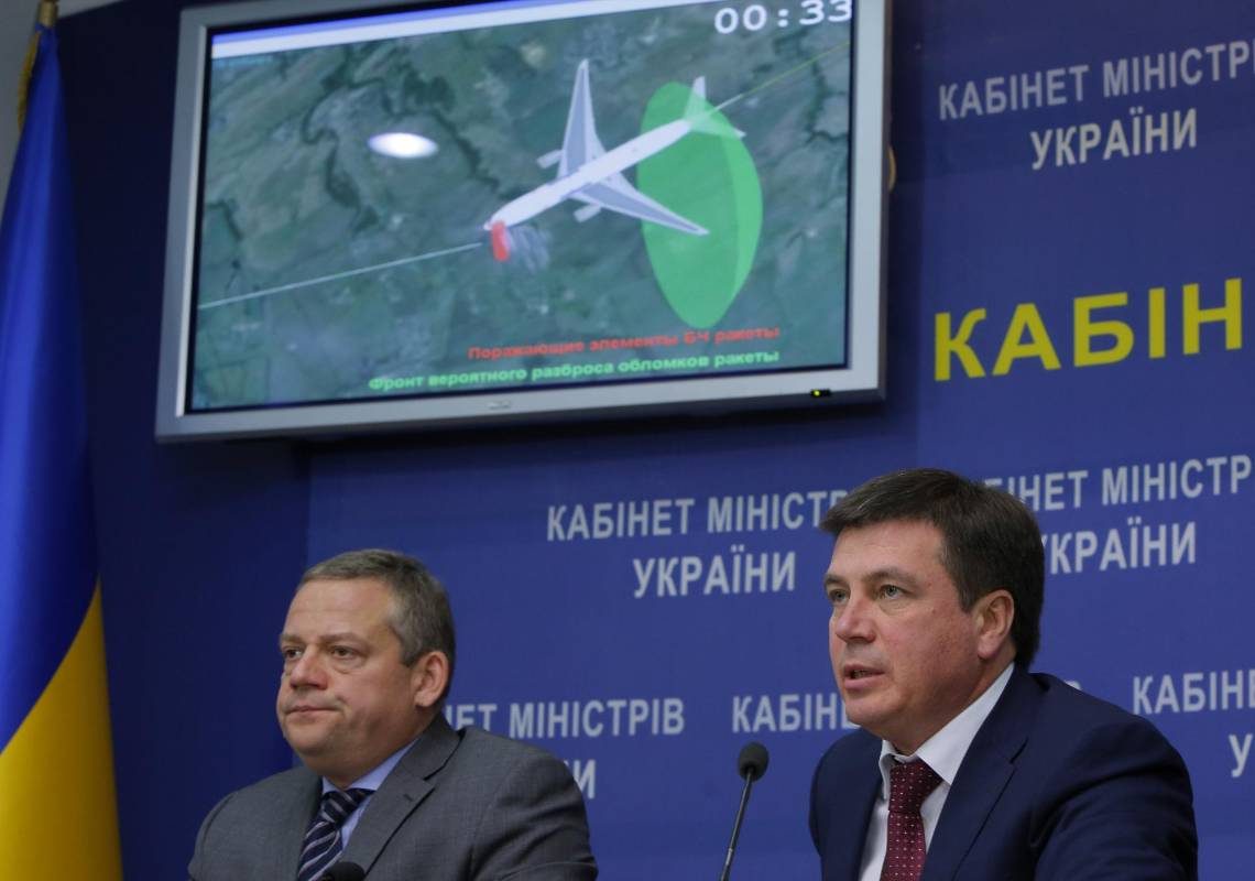El vuelo MH17 de Malaysia Airlines fue derribado en el este de Ucrania por un misil Buk de fabricación rusa, concluyó la Junta de Seguridad de Holanda en su reporte final sobre el accidente del 17 de julio de 2014. FOTO AP