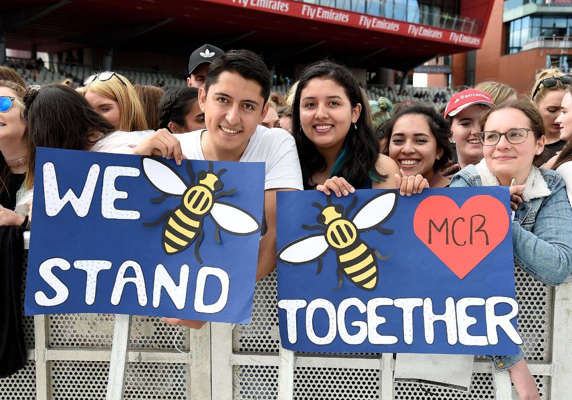 Más mensajes del público. FOTO Reuters