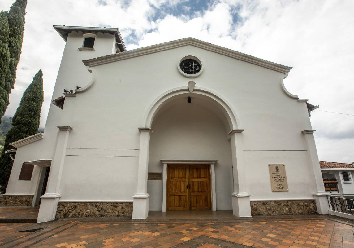 Templo de la Purísima concepción en la Loma del Chocho en Envigado. Foto Camilo Suárez