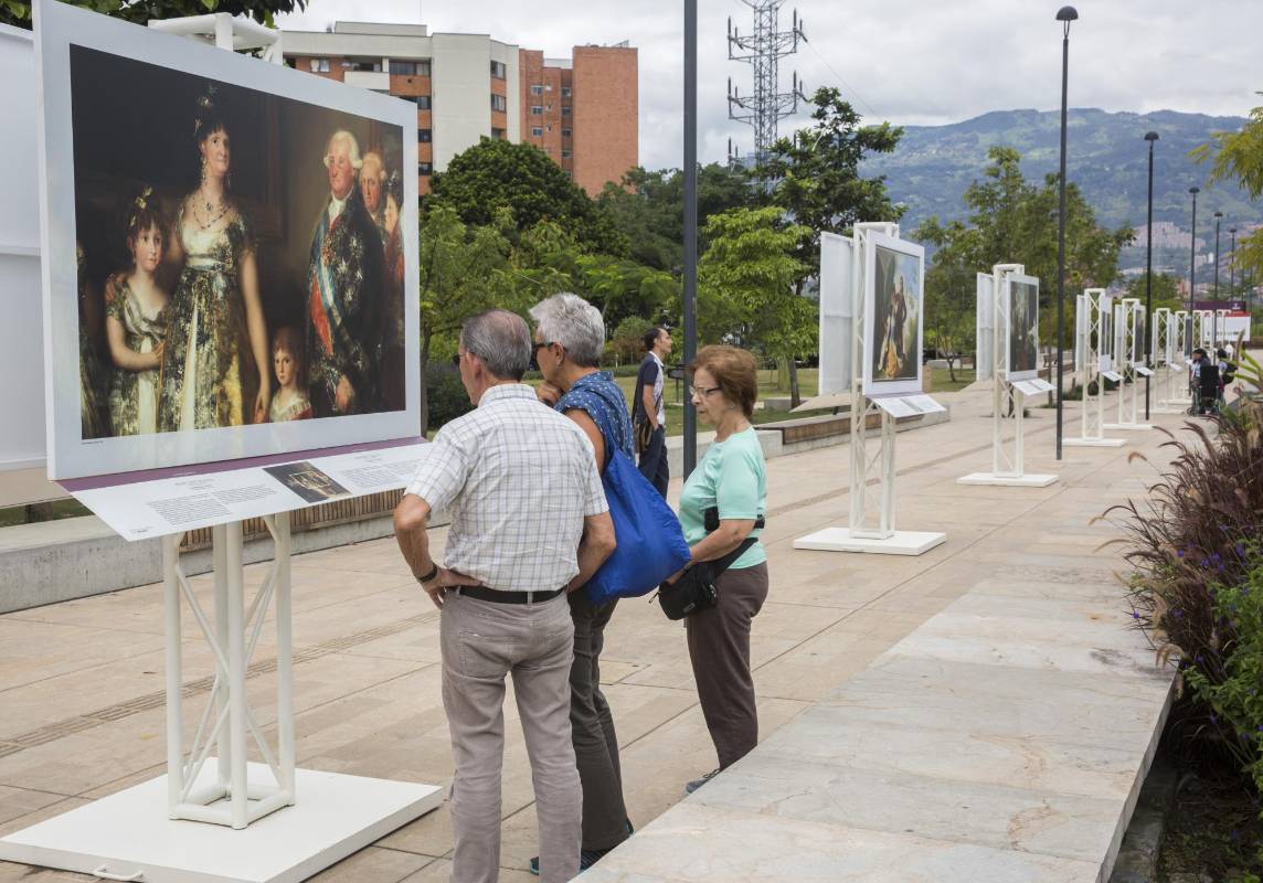 La muestra es un viaje a través de fotografías de las pinturas, una galería al aire libre. Es una exposición itinerante que lleva moviéndose por Suramérica y Centroamérica desde el 2011. Foto: Edwin Bustamante.
