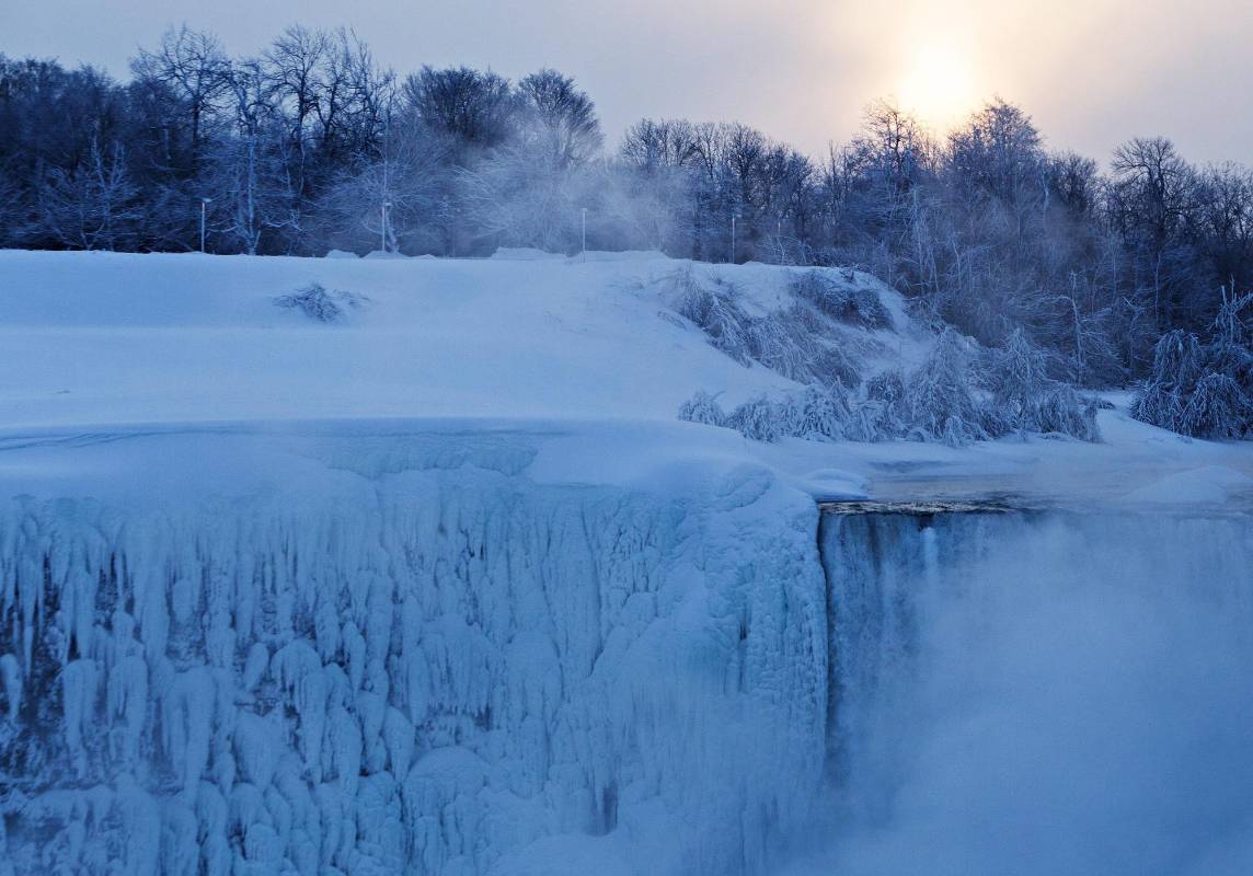 El temporal de frío y nieve sigue azotando Norteamérica, en especial a Estados Unidos. FOTO AP