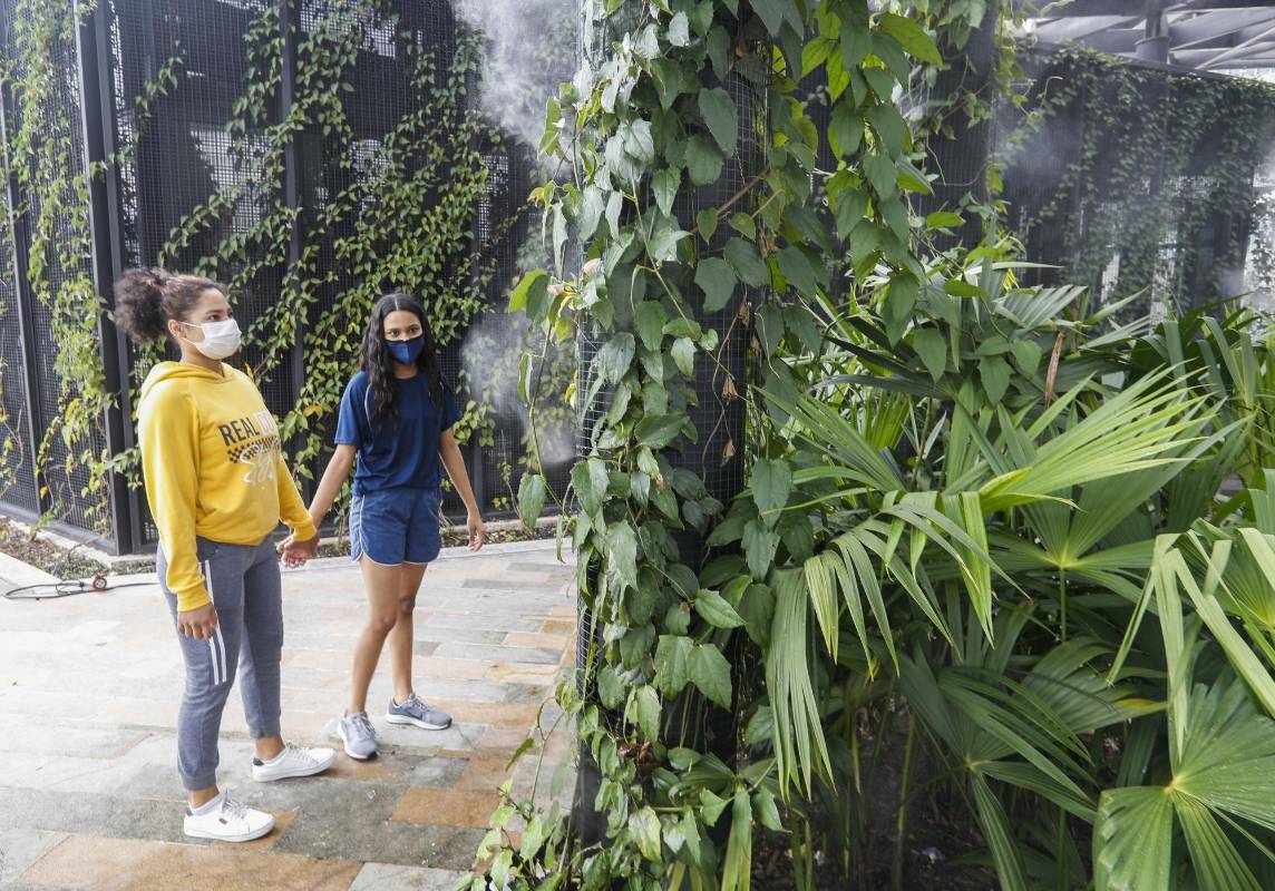 La Alcaldía de Medellín finalizó los trabajos de la etapa 1B (costado oriental) de Parques del Río. Se instalaron los equipos electromecánicos para el funcionamiento del soterrado y se culminó el Parque de Niebla. FOTO MANUEL SALDARRIAGA