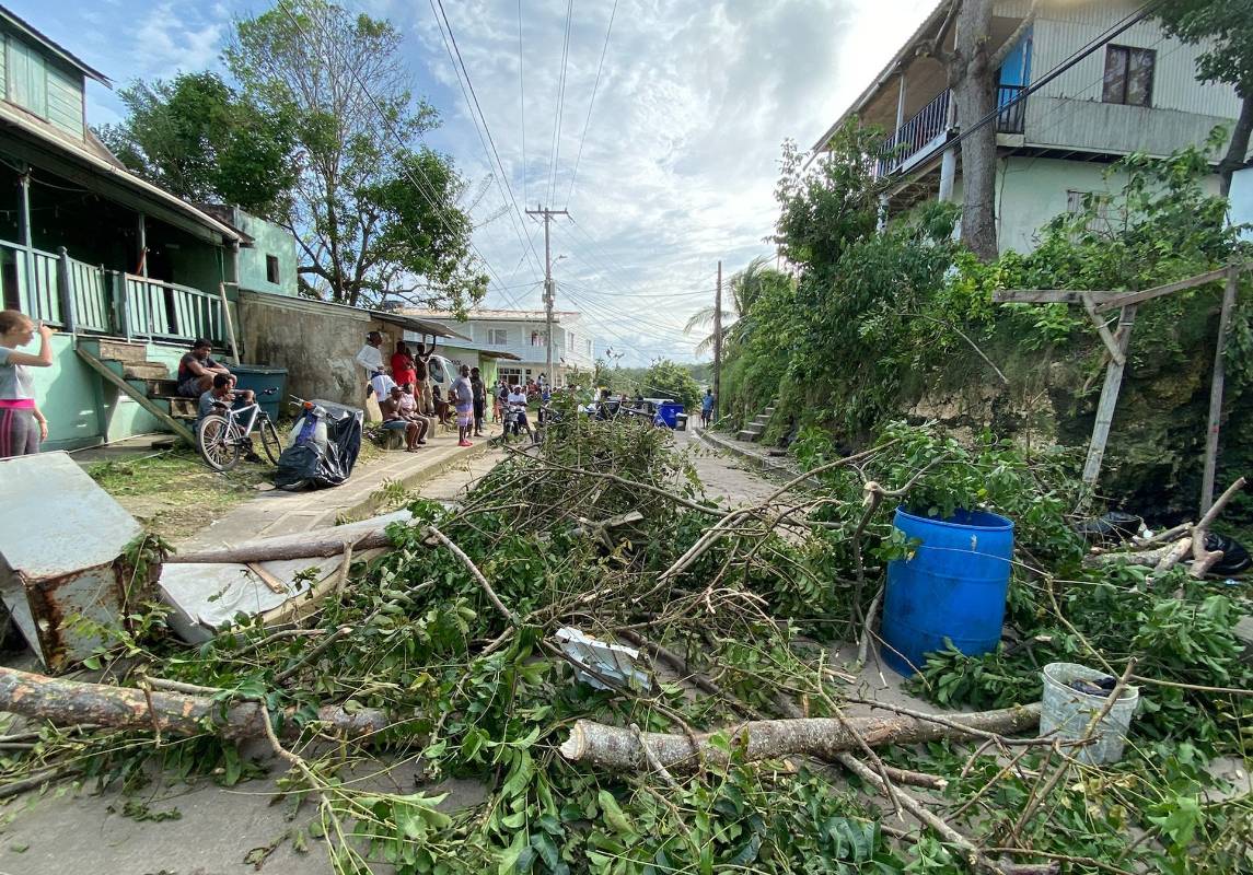 Según reportes del Ideam, 25 departamentos han sido afectados por el mal tiempo. Además de lluvias en la región Caribe, que han afectado a los departamentos de La Guajira, Magdalena, Atlántico, Bolívar, Sucre y César, las fuertes precipitaciones y el aumento del caudal de los ríos se han sentido en el Golfo de Urabá -en Antioquia-, Chocó, los santanderes, Cundinamarca, noroccidente de Boyacá, oriente del Tolima y Huila, así como en Meta, Guaviare, Caquetá, Putumayo y Amazonas. FOTOS AFP, GETTY IMAGES, EFE Y PRESIDENCIA DE LA REPÚBLICA