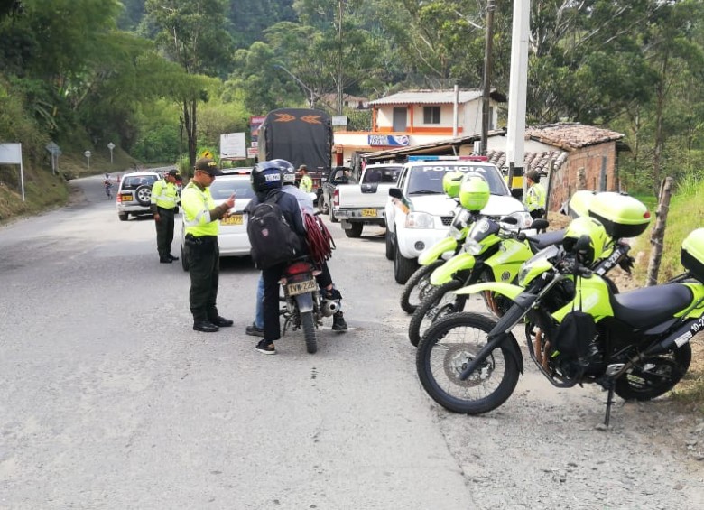 Según la Policía de Carreteras, el eje vial con más afluencia durante el fin de semana fue el occidente. Hubo tres siniestros viales en Santa Bárbara y en la autopista Medellín - Bogotá. FOTO Cortesía