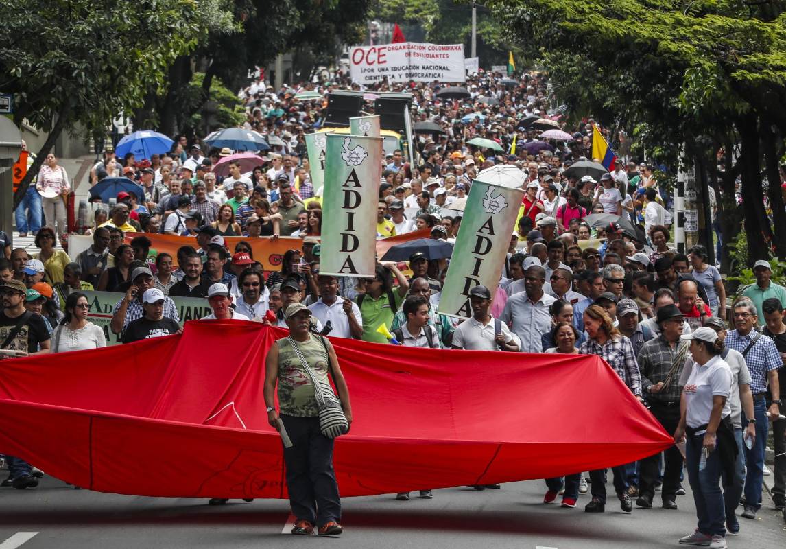 El ministerio de educación invitó a educadores y estudiantes para que se mantengan abiertos al dialogo. Foto: Robinson Sáenz