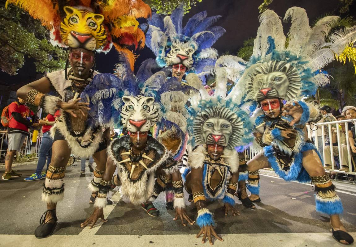 Esta vez la cuota de magia vino de otras latitudes. Brillaron los catrinas, el árbol come humanos, la caja de pandora y otras deidades locales e invitadas del norte y el centro de América. FOTO MANUEL SALDARRIAGA QUINTERO