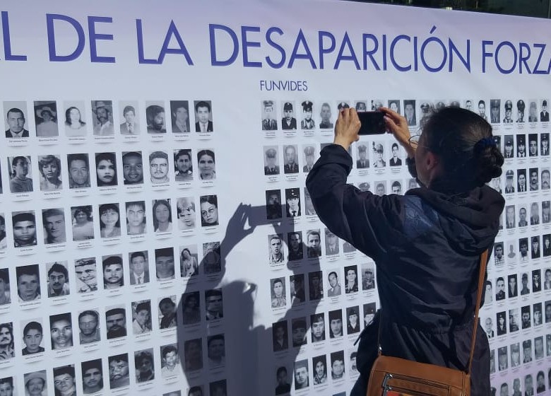 Miles de colombianos buscan a sus seres queridos desaparecidos. FOTO: Colprensa