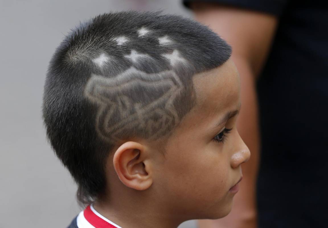 Los niños ambientaron la fiesta. La ilusión: la sexta estrella poderosa. FOTO JUAN ANTONIO SÁNCHEZ.