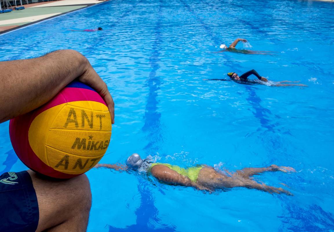 Por el momento regresan a entrenar los deportistas en la modalidad de natación carreras, clavados, polo acuático y nado sincronizado. Foto Juan Antonio Sánchez Ocampo