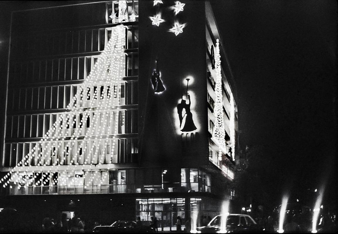 Alumbrado navideño 1980, Antiguo edificio de EPM. FOTO ARCHIVO ELCOLOMBIANO