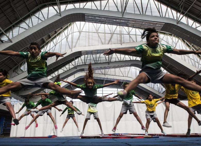 Niños y niñas de las comunas Nororiental y Noroccidental de Medellín integran las escuelas del Inder que desde hoy compiten en el Babyporrismo. FOTOs JULIO CÉSAR HERRERA