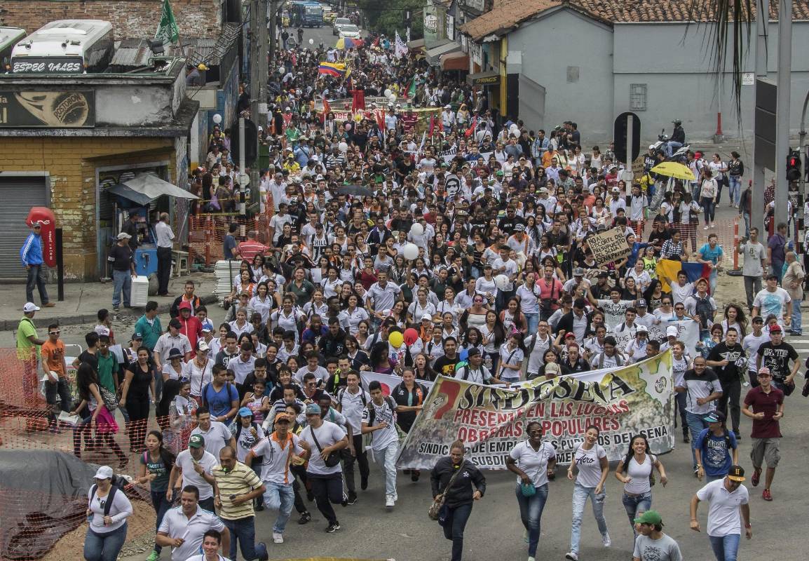 De acuerdo a Gustavo Villegas, secretario de seguridad de Medellín unas cinco mil personas participaron en la protesta. FOTO Robinson Saénz