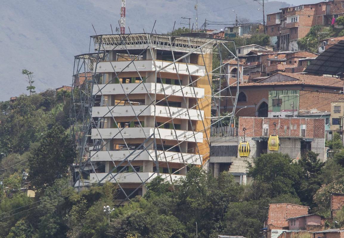 Los trabajos que iniciaron el 15 de octubre de 2015 deberían terminarse en un plazo de 16 meses pero al contrato se le agregó un otrosí. FOTO ROBINSON SÁENZ