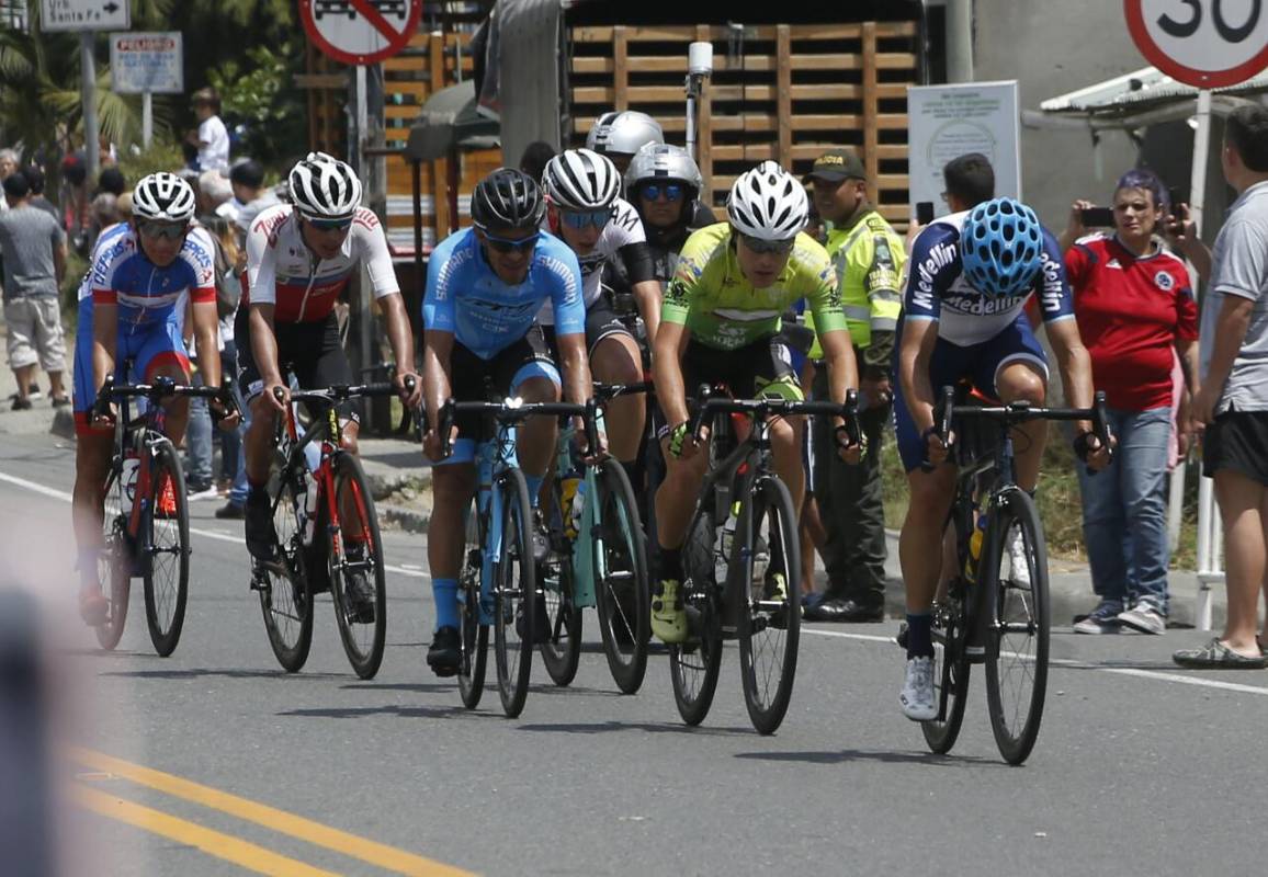 Segunda etapa del Tour Colombia 2.1 en la que participan 28 equipos. FOTOS JUAN ANTONIO SÁNCHEZ, MANUEL SALDARRIAGA Y JUAN DAVID ÚSUGA