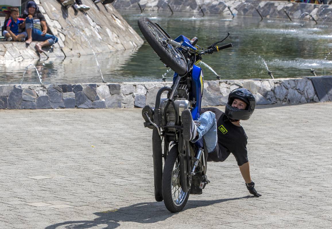En la unida deportiva Atanasio Girardot se dieron cita unos 80 pilotos de todo el país que participaron en la Copa Stunt Colombia. Foto Juan Antonio Sánchez Ocampo