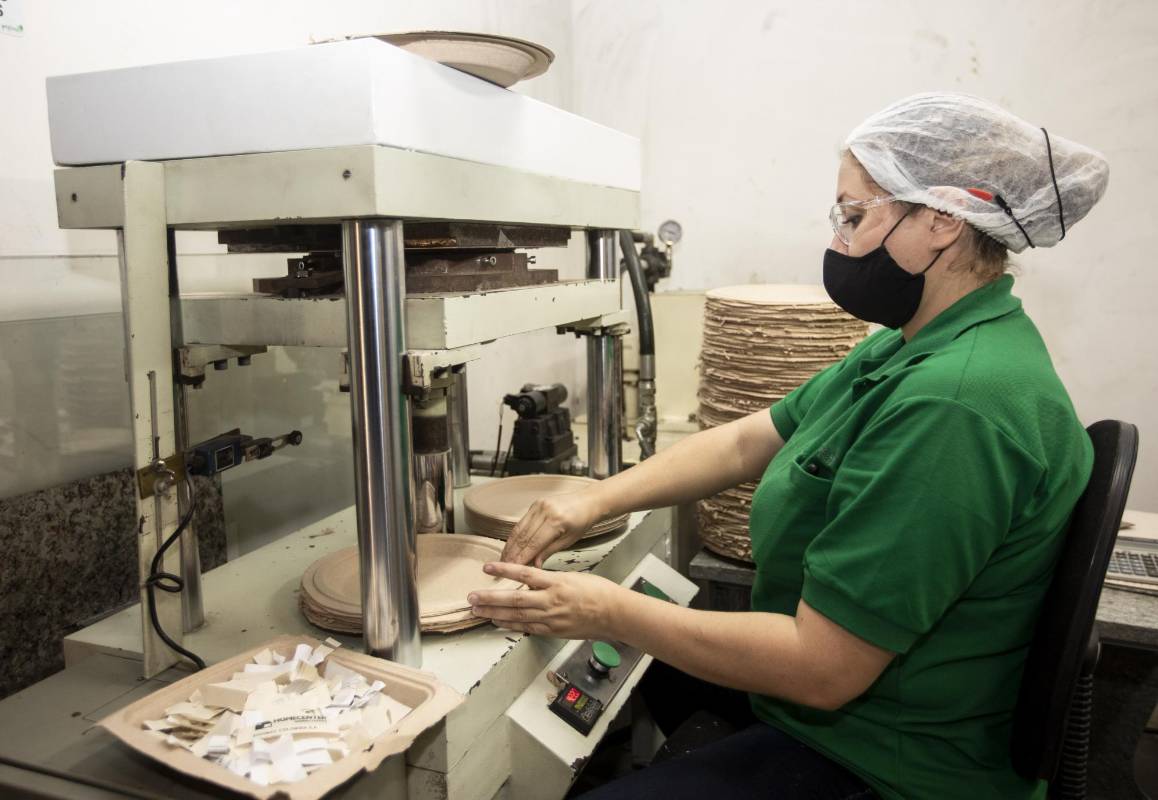 Los materiales que son reciclados son tratados y transformados, disminuyendo el impacto ambiental que ejercen día a día. Foto. Camilo Suárez