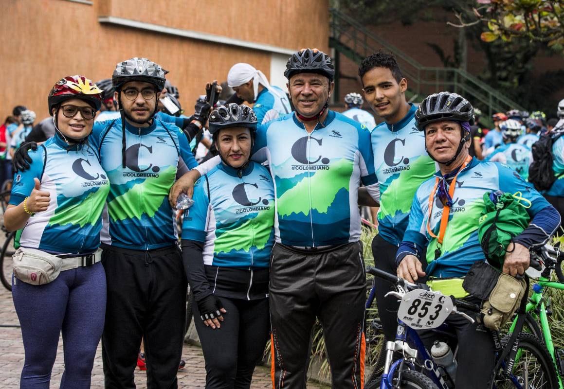 11,9 kilómetros, la mayoría en un ascenso pronunciado, pusieron a prueba los deportistas que se le midieron a subir una de las lomas más duras de Envigado. FOTO JAIME PÉREZ