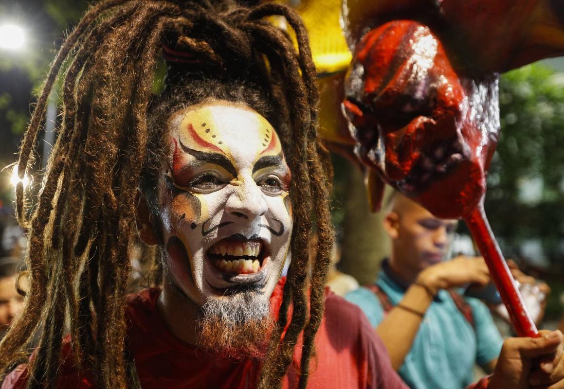 La llorona, el cura sin cabeza, la patasola y otros mitos y leyendas hacen parte del tradicional desfile en la ciudad de Medellín, que es considerado patrimonio cultural inmaterial de Latinoamérica. Foto: Manuel Saldarriaga Quintero