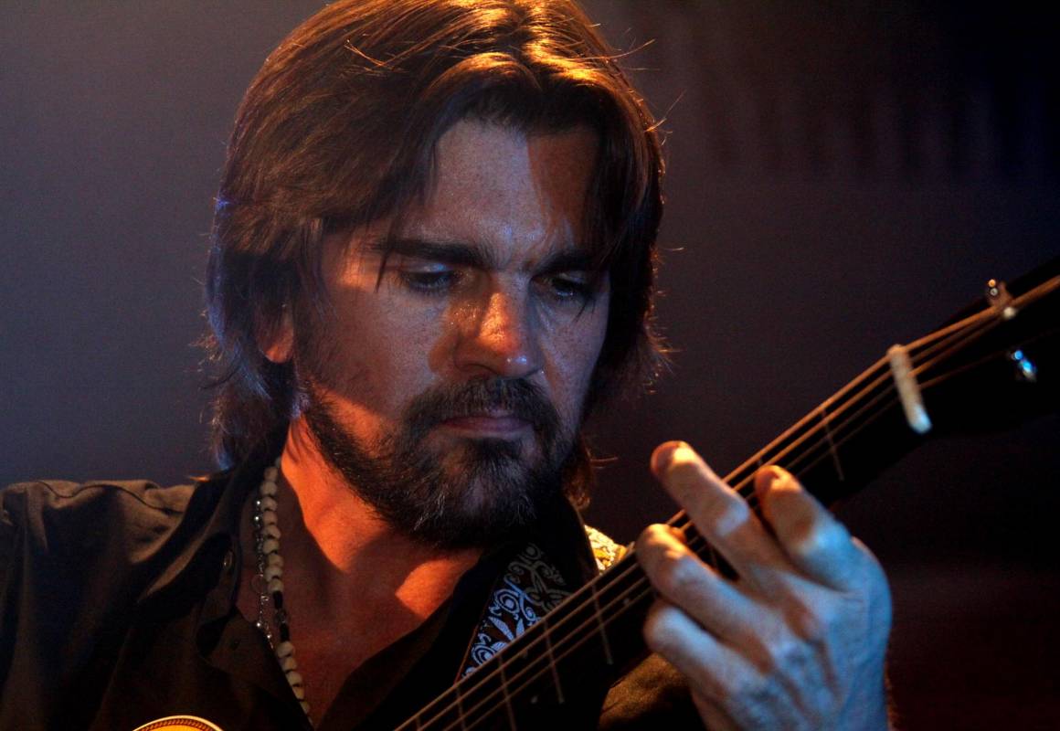 6. Concierto de Juanes para recoger fondos para la fundación Mi Sangre en el Hotel Intercontinental de Medellín. Fue el 20 de diciembre de 2011. FOTO: EDWIN BUSTAMANTE.