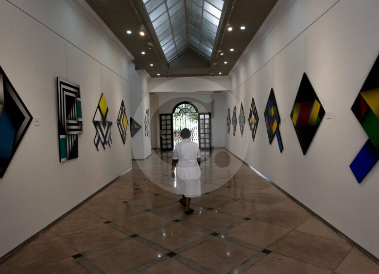La muestra de Ómar Rayo corresponde a la última etapa creativa de este artista de Roldanillo: 2002-2010. Galería Duque Arango está en la carrera 37 N° 10A-34, El Poblado. FOTO Donaldo Zuluaga