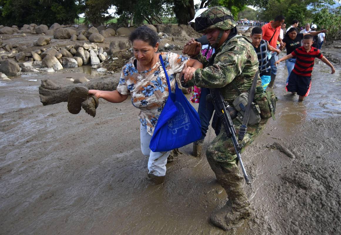 Asimismo, se precisó que las personas heridas son 32, de las cuales 7 han sido remitidas fuera del municipio, ubicado en el departamento de Cauca. FOTO EFE