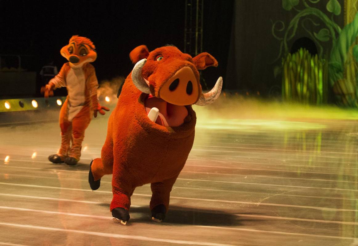 Timón y Pumba, los amigos de Simba en el Rey león son parte de los 50 personajes de Disney que se apreciarán en el evento. 