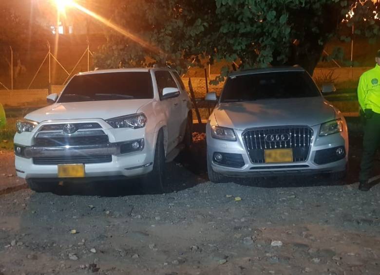 En estos vehículos se movilizaba alias Diego Optra. FOTO CORTESÍA POLICÍA. 