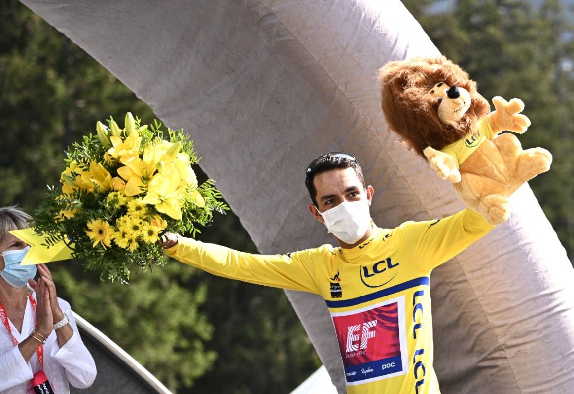 Tras 29 años de que un colombiano ganó el Dauphiné, Daniel Martínez manifestó en medio del júbilo: “Los últimos dos kilómetros pedaleé con el alma”. FOTO AFP