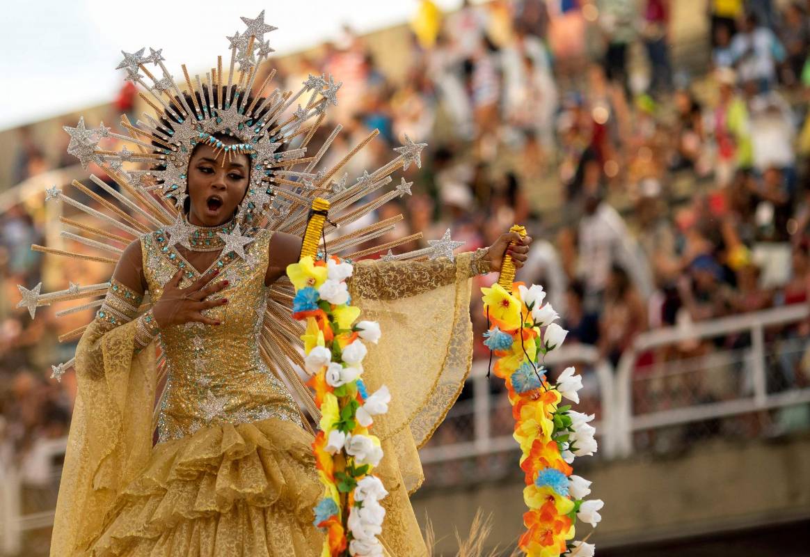 En total, catorce escuelas desfilarán durante el carnaval. Foto: AFP MAURO PIMENTEL