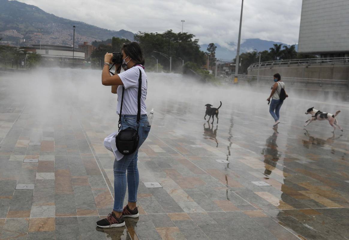 La Alcaldía de Medellín finalizó los trabajos de la etapa 1B (costado oriental) de Parques del Río. Se instalaron los equipos electromecánicos para el funcionamiento del soterrado y se culminó el Parque de Niebla. FOTO MANUEL SALDARRIAGA