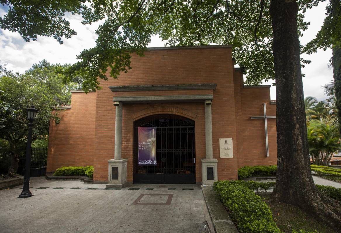Parroquia nuestra señora de las Lomas, en la Loma del Escobero en Envigado. Foto Camilo Suárez