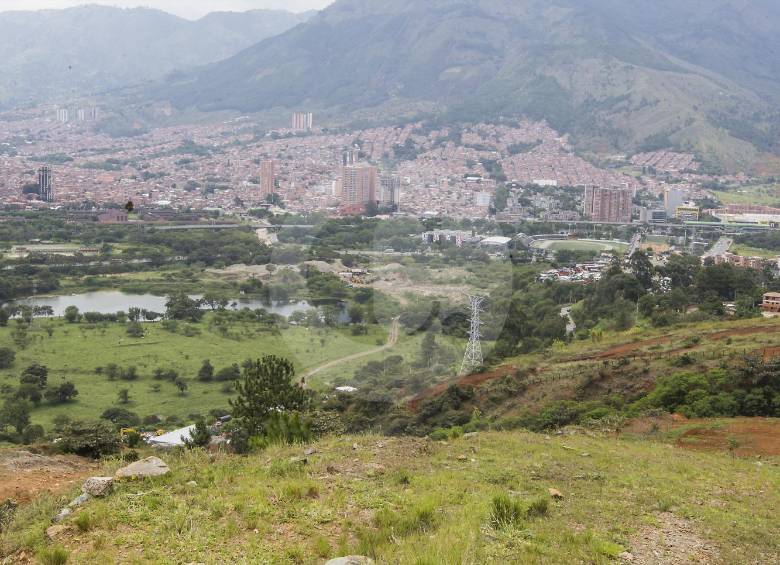El parque metropolitano incluirá el lago, el autódromo y la actual Unidad Deportiva Tulio Ospina. FOTO JULIO CÉSAR HERRERA 
