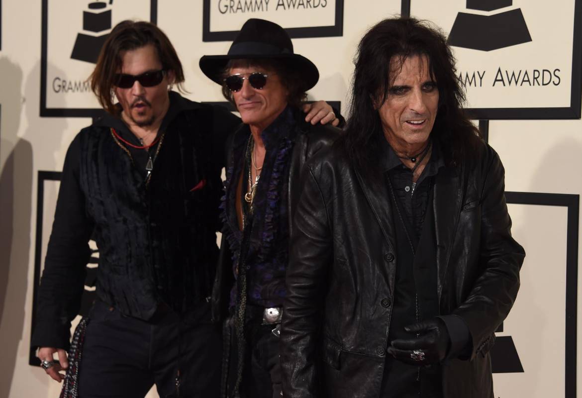 Alice Cooper a la derecha, Joe Perry en el centro, and Johnny Depp a la izquierda tendrán un papel importante en esta ceremonia. FOTO AFP 