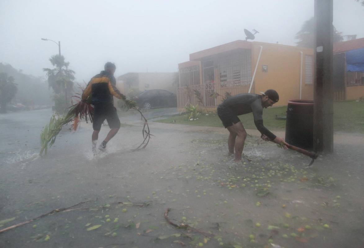 Hay también una vigilancia de huracán en Florida desde la ensenada de Júpiter hacia el sur hasta Bonita Beach, incluidos los Cayos, el lago Okeechobee y la Bahía de Florida. El Gobierno de Cuba ha ampliado el aviso de tormenta tropical a la provincia de Villa Clara. FOTO REUTERS