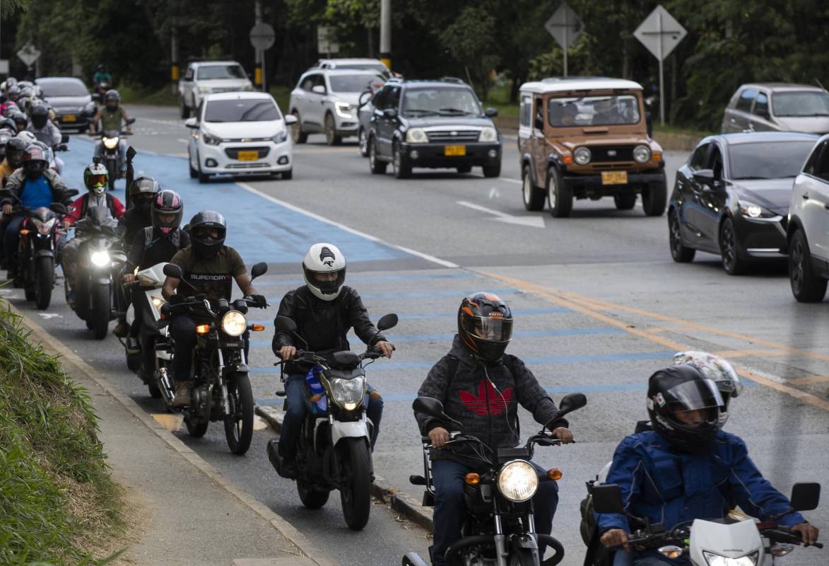 El departamento de Antioquía vivió una jornada plan retorno tranquila según las entidades de transporte, las calles y carreteras estuvieron acompañadas por el Ejército, Policía y Secretaría de Movilidad. Foto Manuel Saldarriaga