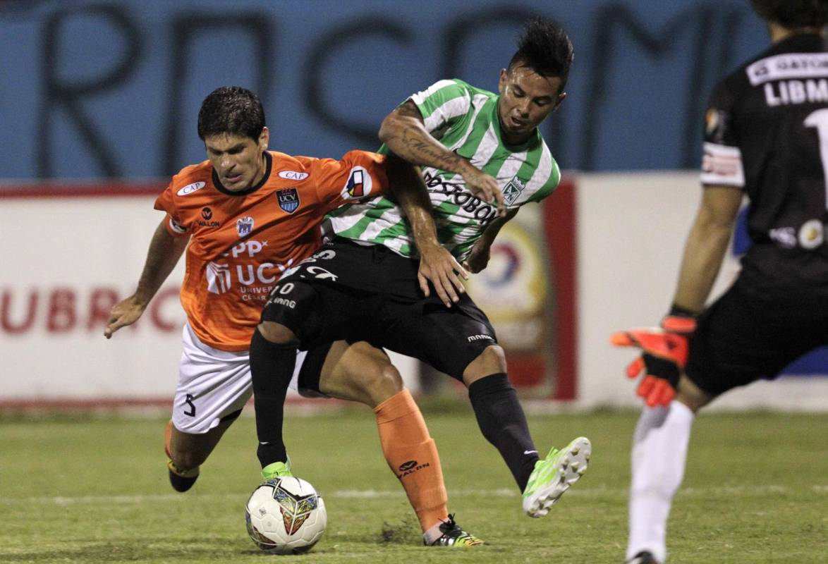 En Trujillo, Perú, Nacional también venció al César Vallejo por la mínima diferencia Edwin Cardona marcó al minuto 25 del segundo tiempo. FOTO REUTERS. Fecha 5-11-2014