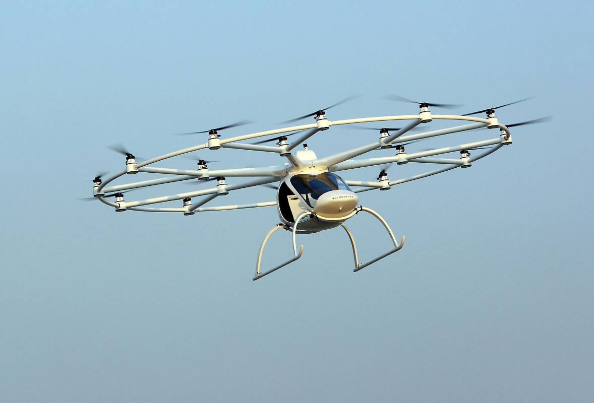 La competencia incluye el gigante Airbus, que pretende poner el en aire un taxi autopiloteado para el 2020; Kitty Hawk, una compañía respaldada por el cofundador de Google Larry Page; y Uber, que trabaja con socios en su propia estrategia de taxis voladores. FOTO REUTERS