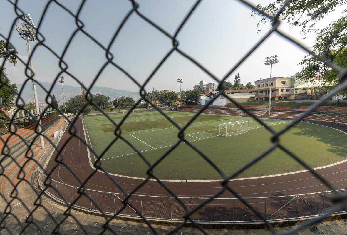 Cancha El Dorado, Envigado. Foto: Camilo Suárez