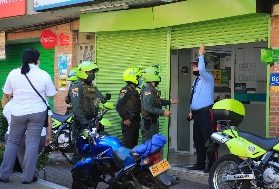 Con las medidas aplicadas en todos los barrios de Medellín se pretende evitar la propagación de coronavirus. FOTO JUAN ANTONIO SÁNCHEZ