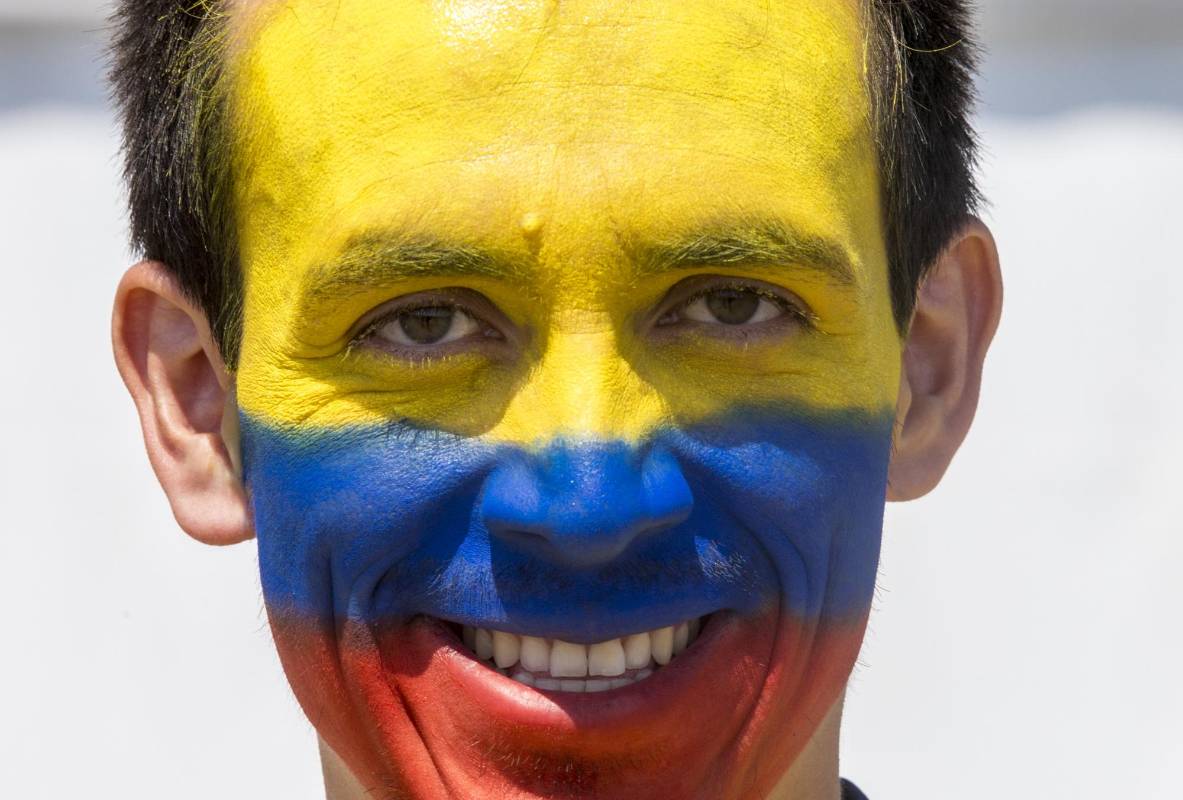el rostro con el Tricolor nacional inunda el estadio Mordovia Arena. FOTO JUAN ANTONIO SÁNCHEZ- ENVIADO ESPECIAL