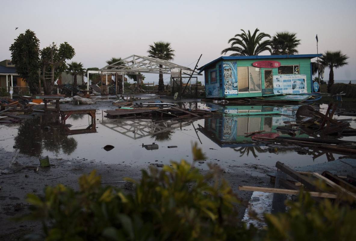 La alerta de tsunami llevó a la evacuación de más de un millón de personas desde numerosas localidades costeras del país austral. FOTO AFP