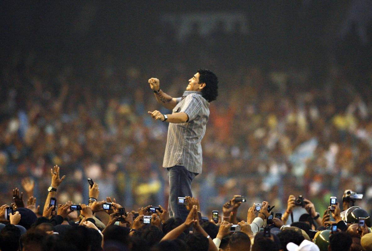Talentoso como pocos, polémico en lo político, Diego Armando Maradona tuvo una vida de altibajos, desde coronarse campeón del mundo hasta luchar contra las drogas. Foto: AFP
