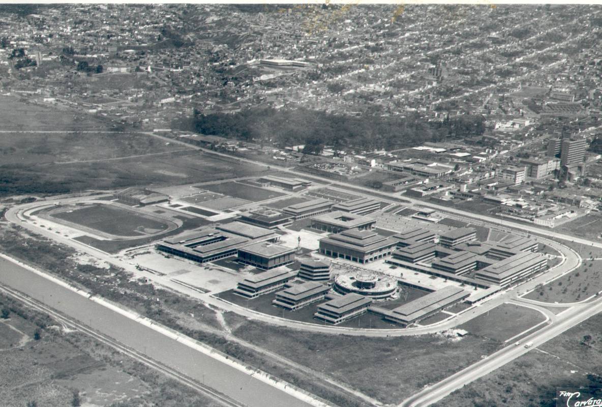 La construcción fue concebida para asemejar un tradicional pueblo antioqueño. FOTO: ARCHIVO EL COLOMBIANO
