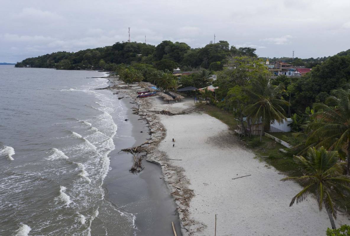 Las Medidas de bioseguridad para volver al mar, implicaran un cambio de mentalidad en la forma de vacacionar con el fin de garantizar el cuidado para evitar contagios de covid . Foto: Manuel Saldarriaga Quintero.