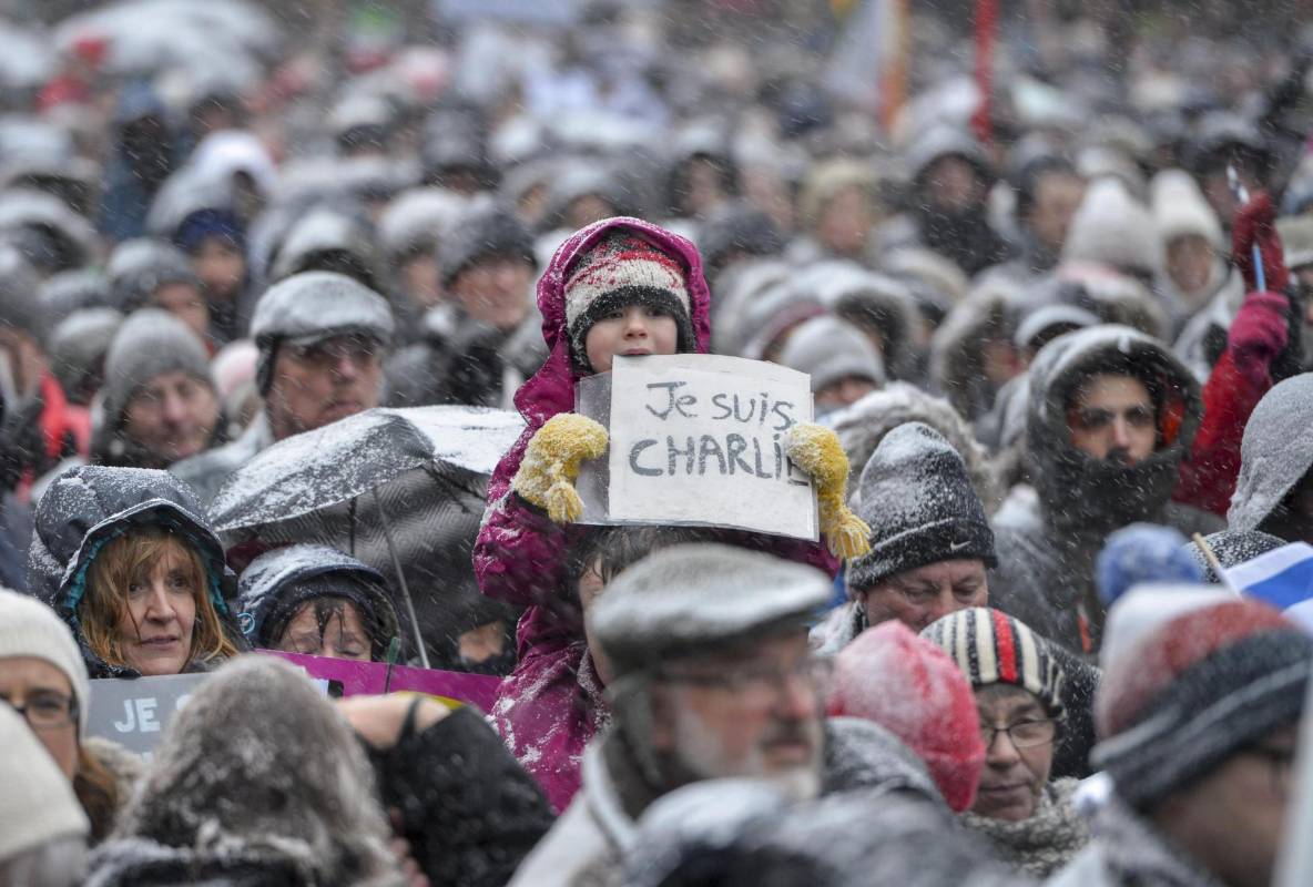 También en Estocolmo hubo una manifestación convocada por Reporteros Sin Fronteras y la organización de Dibujantes Suecos, en homenaje a las víctimas de los ataques, entre ellos sus colegas de “Charlie Hebdo”. FOTO REUTERS
