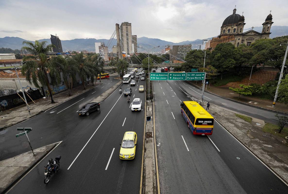 Con la extensión del aislamiento y la reapertura de otros sectores, el llamado es a extremar el auto cuidado para evitar el contagio. Foto: Manuel Saldarriaga Quintero.