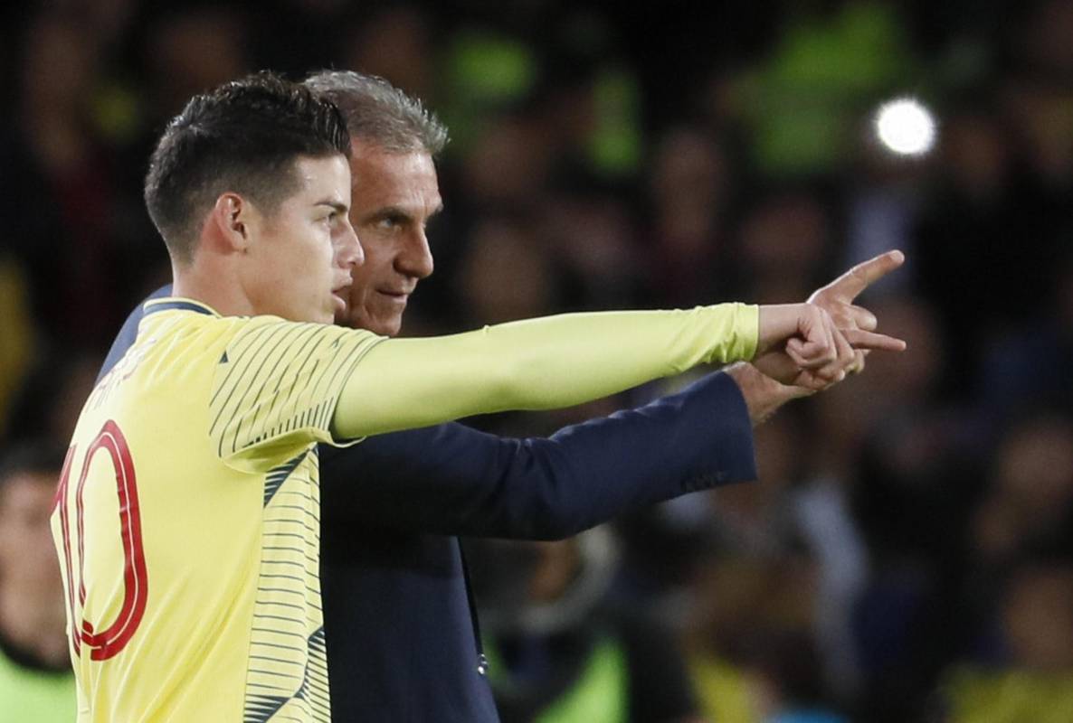 Las opciones de gol regresaron cuando ingresó James Rodríguez, quien junto con Edwin Cardona, crearon varias acciones de peligro sobre la portería panameña, como un remate del 10 que devolvió el palo, otro de Stefan Medina que pasó cerca y un cabezazo de Duván Zapata. FOTO EFE